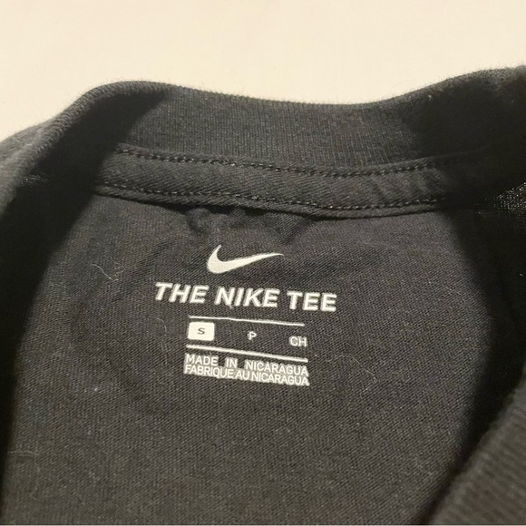 Nike Air Tee Black Tshirt Youth Size Small Shirt - Picture 7 of 15